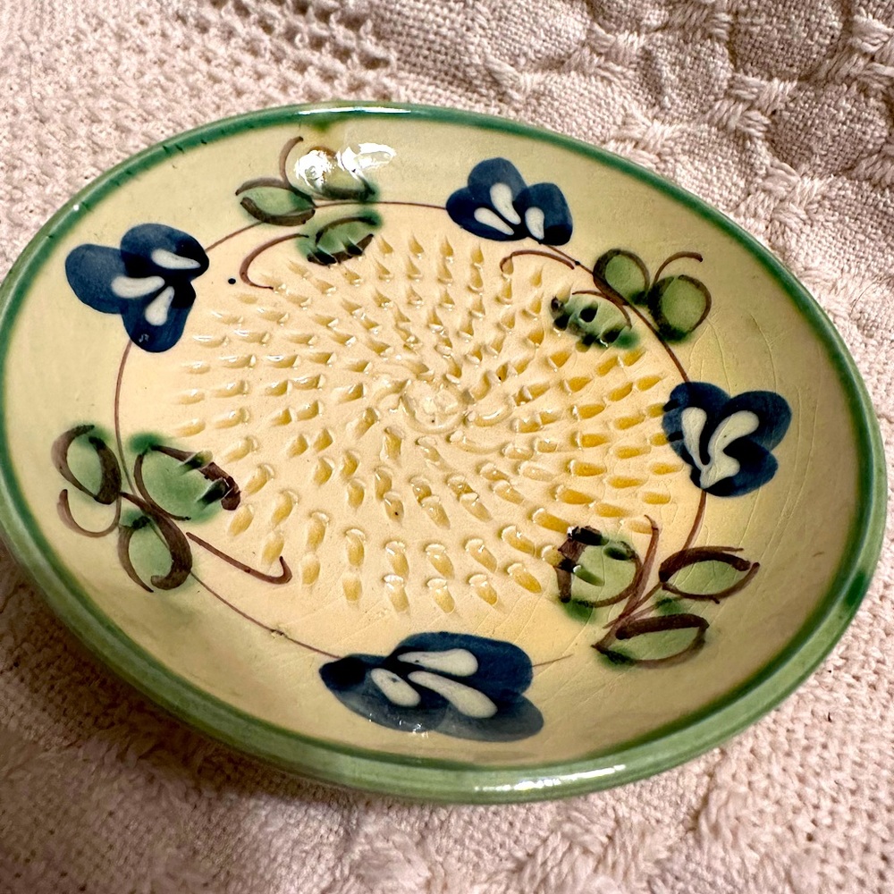 Authentic Hand Made Spanish Garlic/ Olive  Grater Zester Dish Made in Spain 1980 - Picture 3 of 6